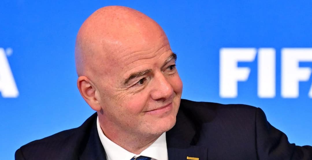 Uefa keeps World Cup boycott threat after Infantino apology