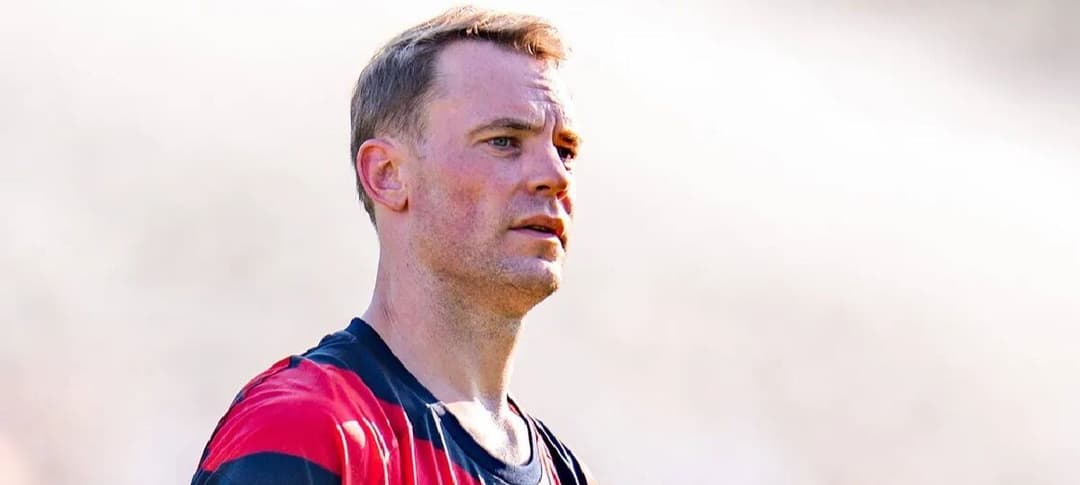 Neuer opens door to retirement in 2027
