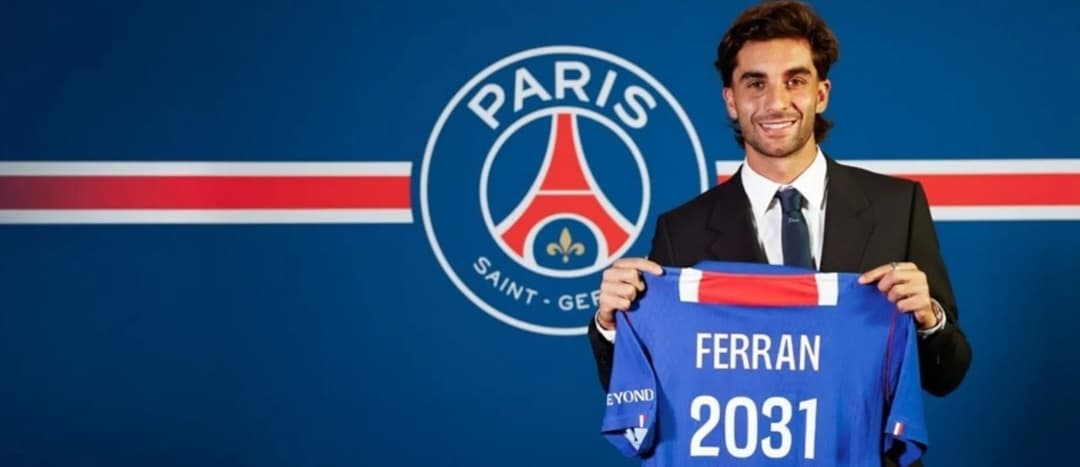 Barcelona forward Ferran Torres joins PSG for €50m