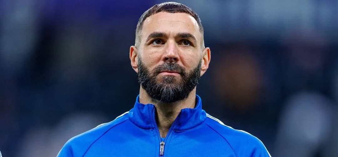 Benzema's uncertain future after dismissing rumors of a move to Barcelona