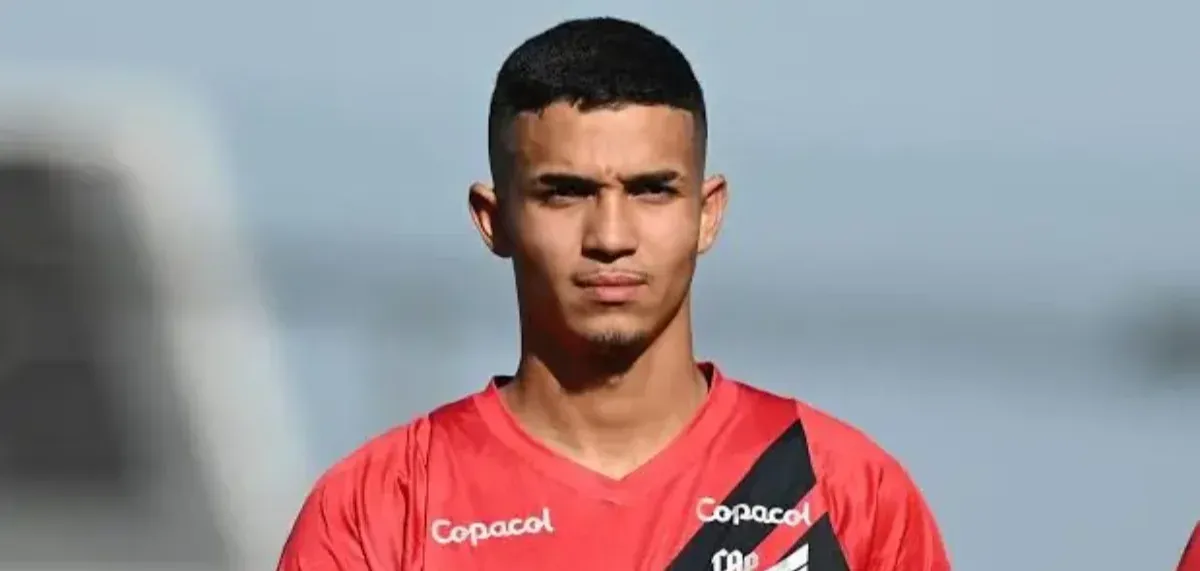 Atletico Madrid join race for Arthur Dias