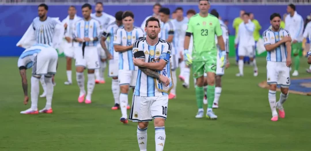Guardian spotlights Argentina flaws ahead of England semi-final