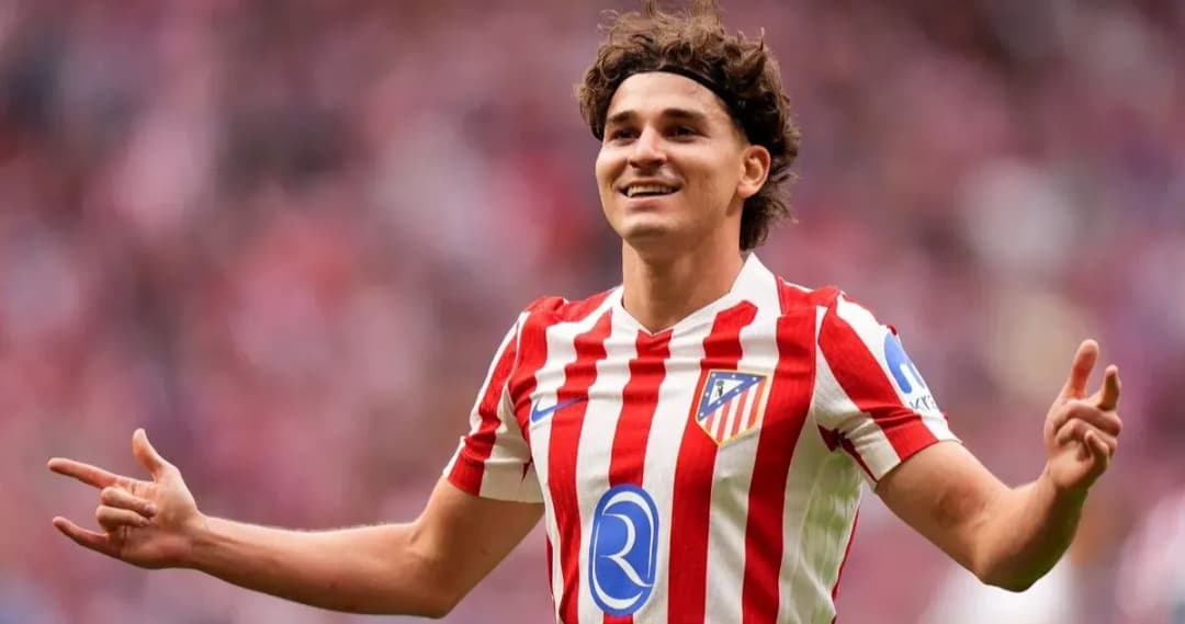 Barcelona and Arsenal are closing in on Álvarez.