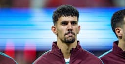 Manchester United, Bayern Munich, and Chelsea compete to sign Araujo.